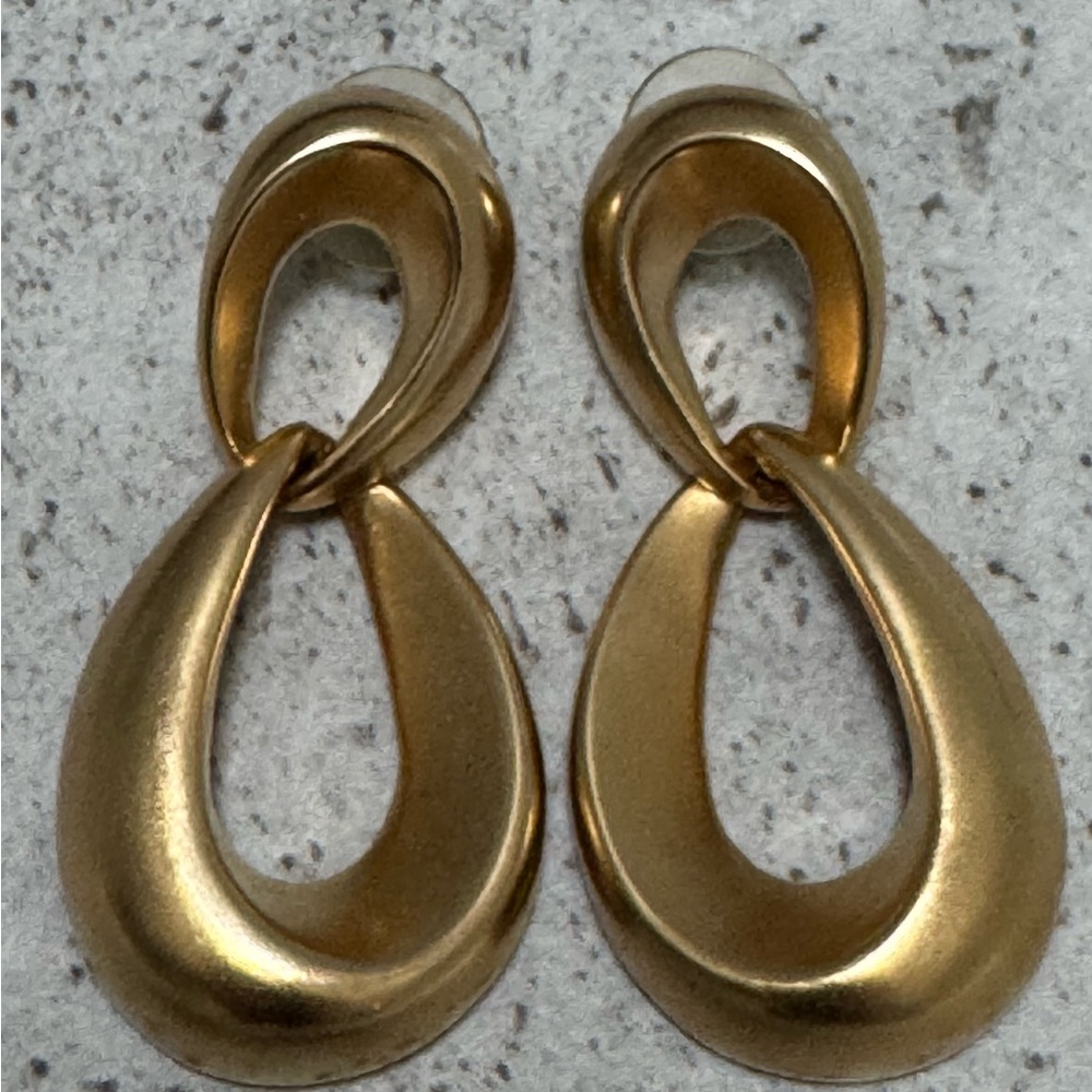 Vintage Krementz Elegant Gold-Tone Earrings